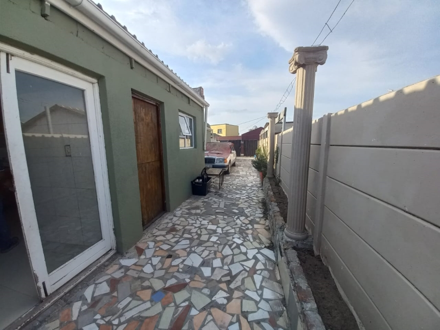 3 Bedroom Property for Sale in Morgenster Western Cape